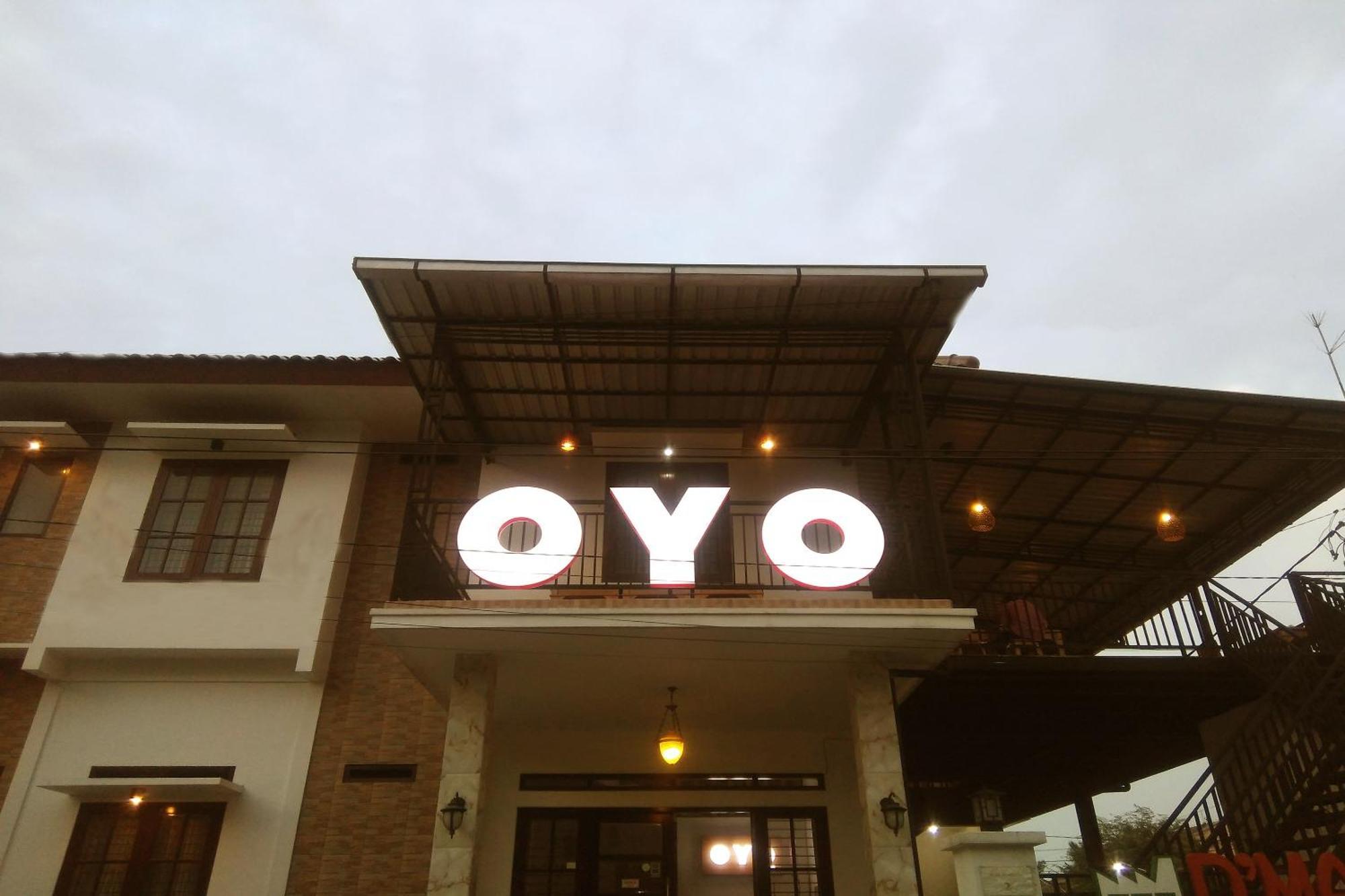 Oyo 350 D' Maktab Homestay Syariah Malang Esterno foto