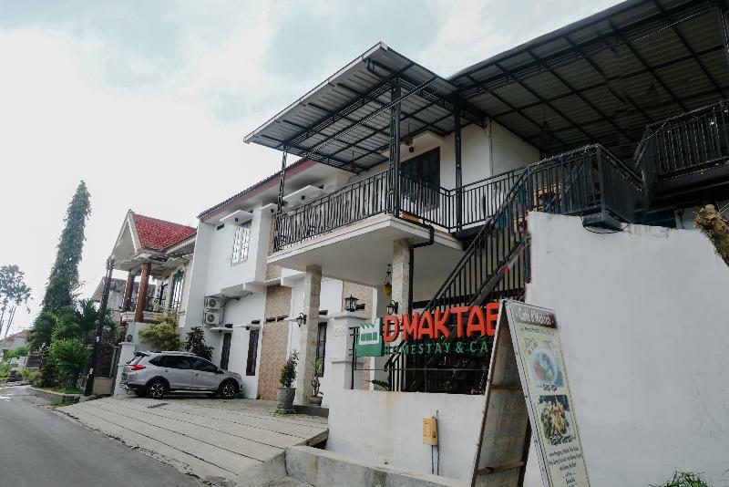 Oyo 350 D' Maktab Homestay Syariah Malang Esterno foto