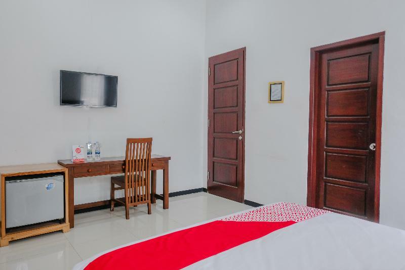 Oyo 350 D' Maktab Homestay Syariah Malang Esterno foto