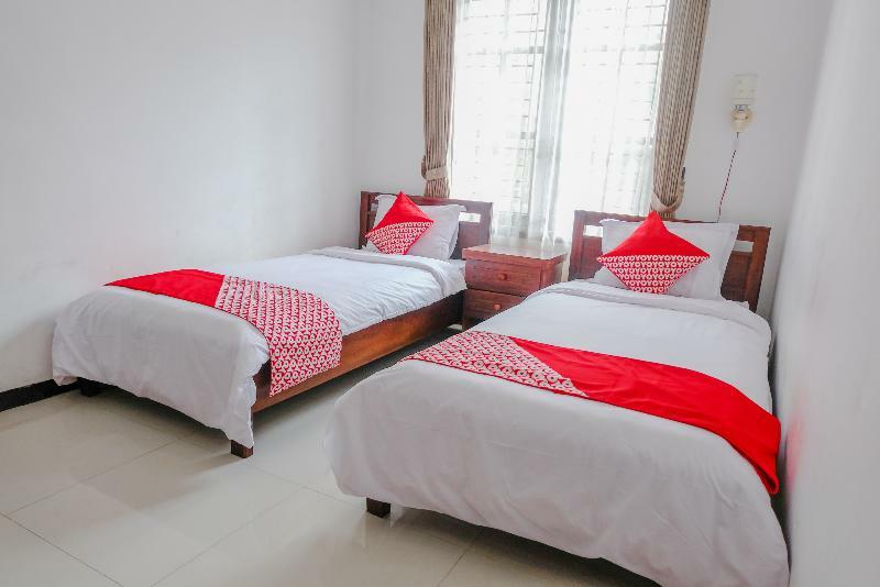Oyo 350 D' Maktab Homestay Syariah Malang Esterno foto