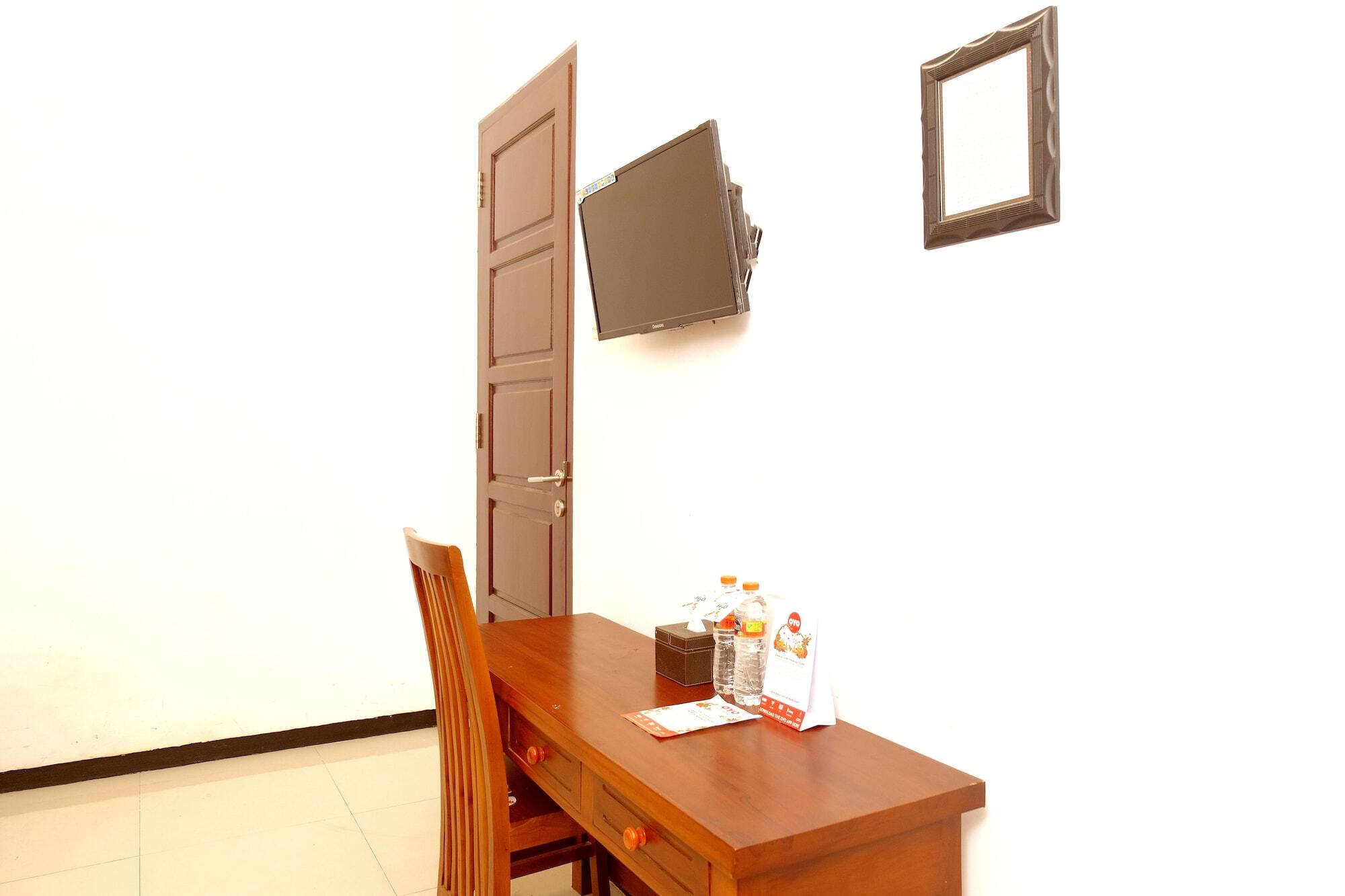 Oyo 350 D' Maktab Homestay Syariah Malang Esterno foto
